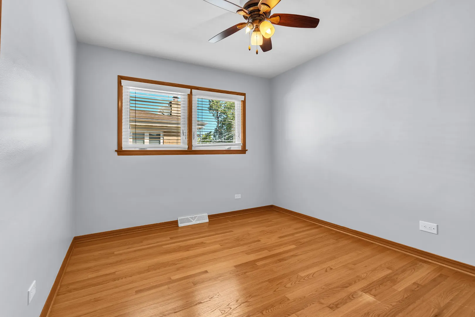 1665 S Elm Street IL