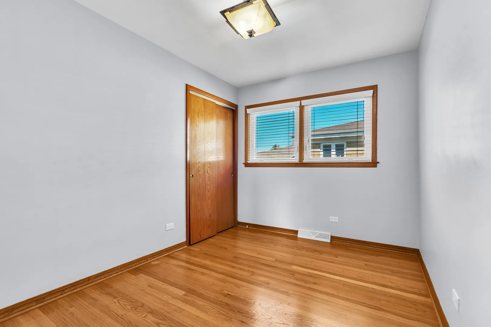 1665 S Elm Street IL
