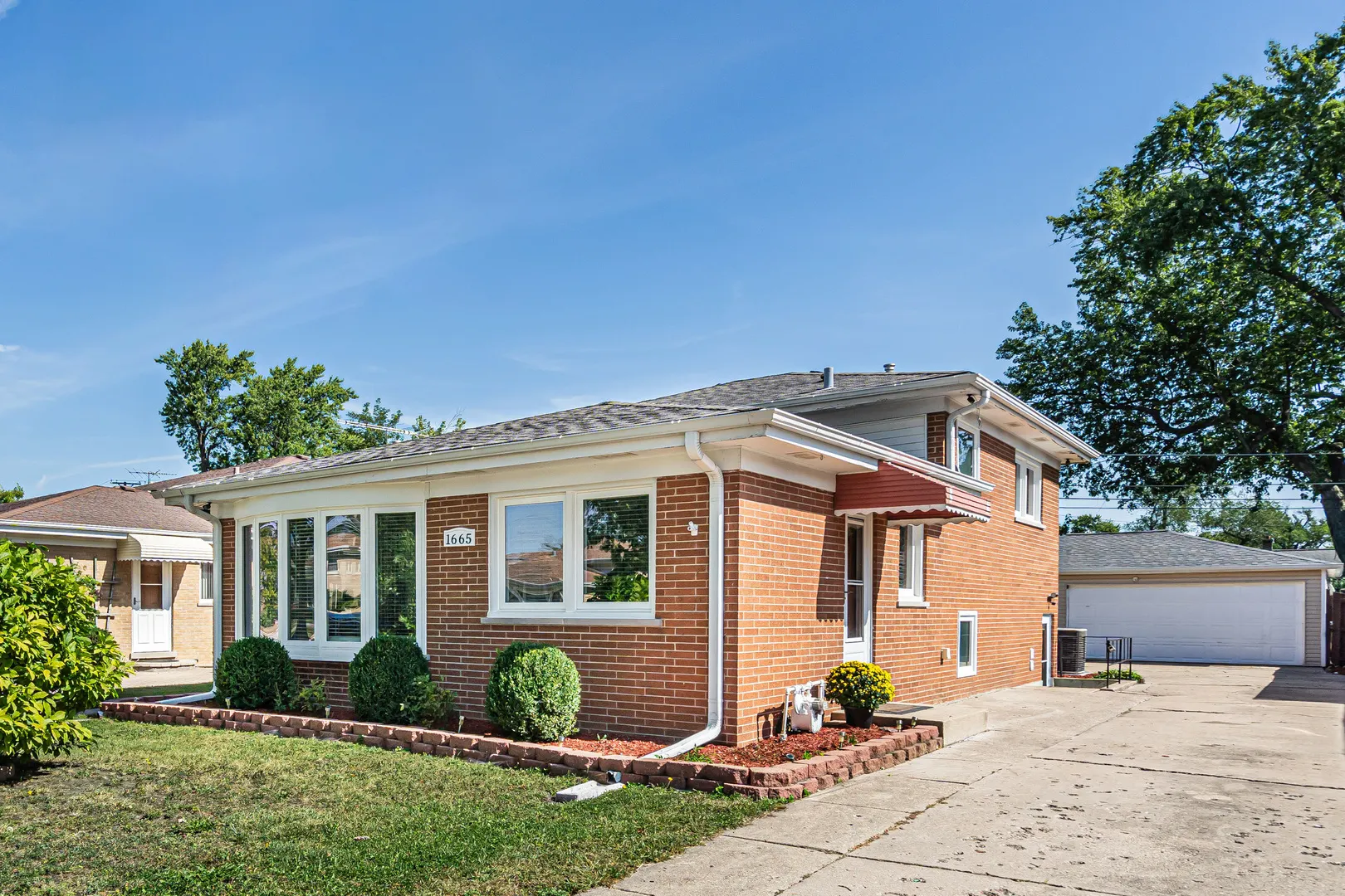 1665 S Elm Street IL