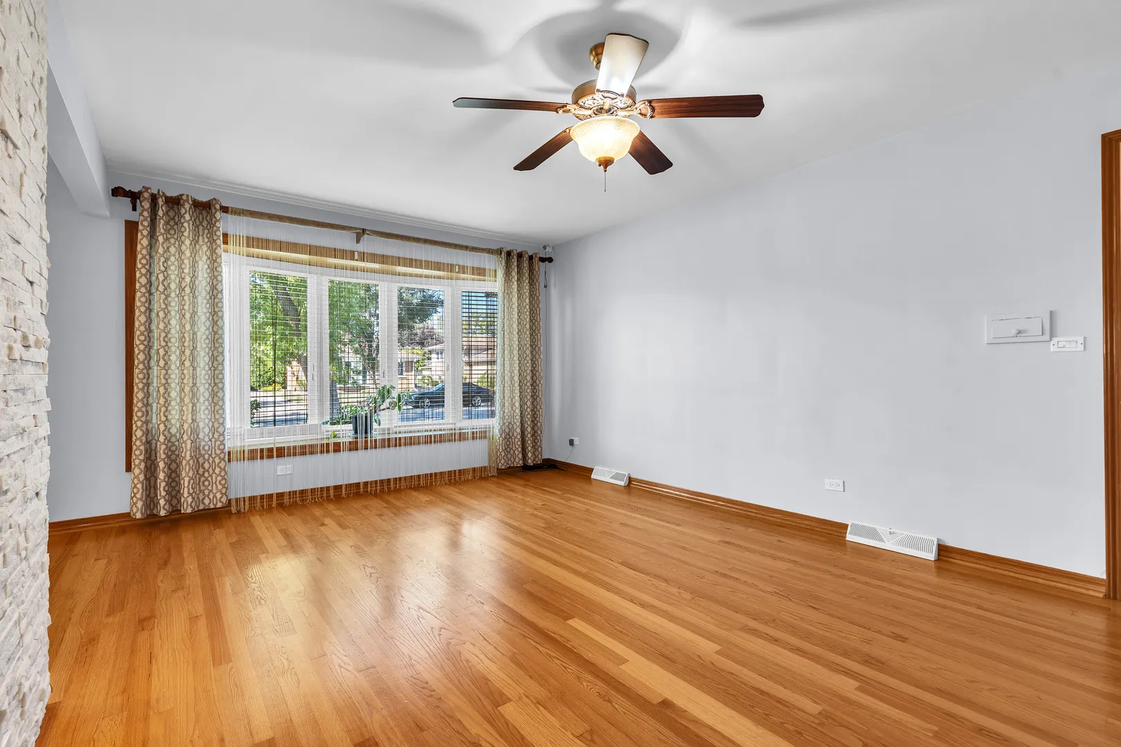 1665 S Elm Street IL