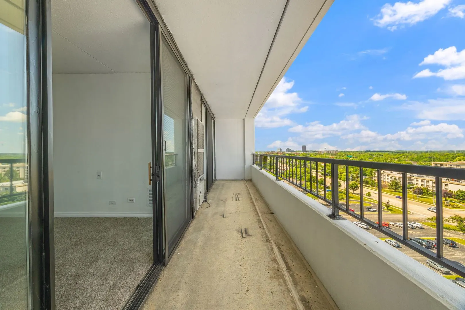 2005 S Finley Road 1204 IL