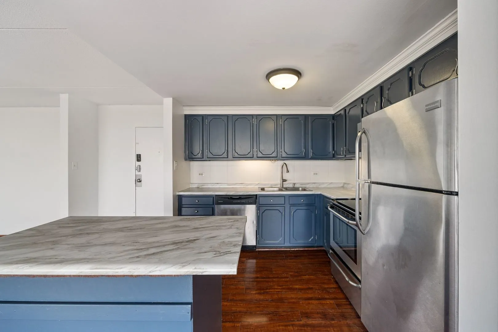 2005 S Finley Road 1204 IL