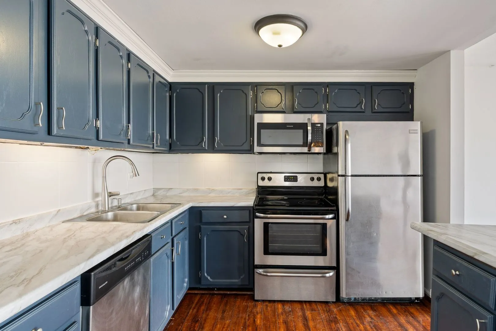 2005 S Finley Road 1204 IL