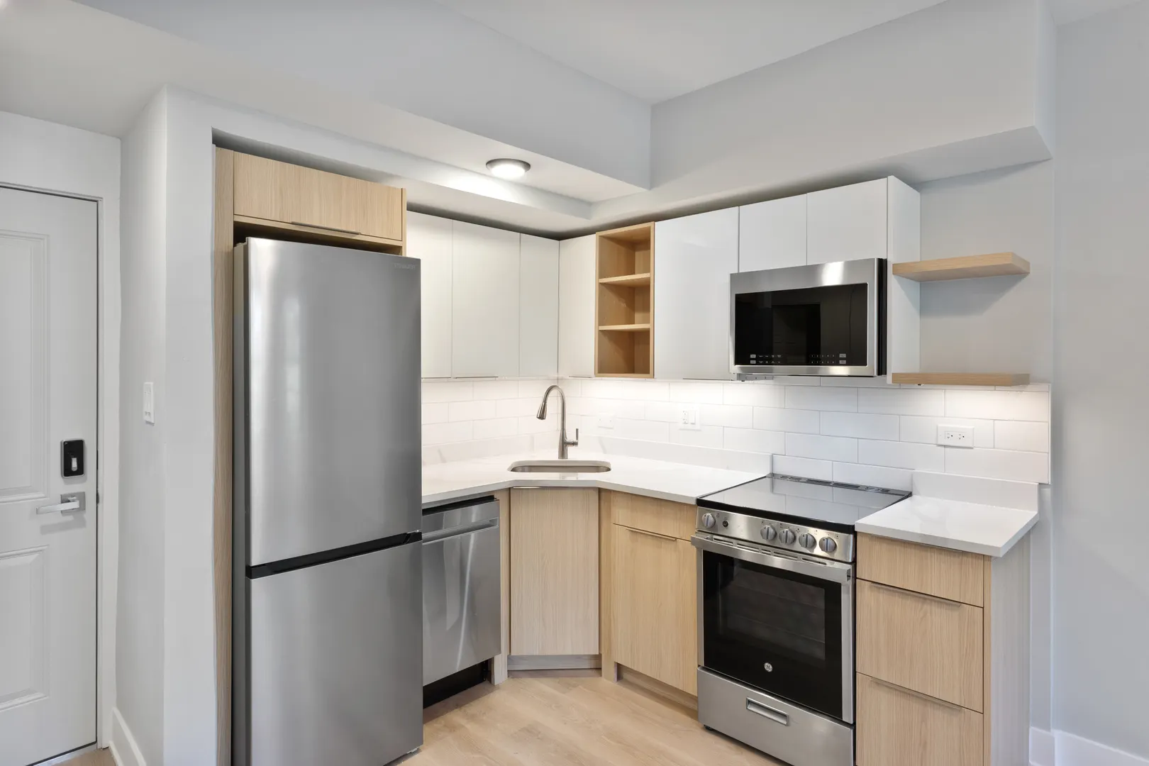 1634 W HOWARD Street 204 IL