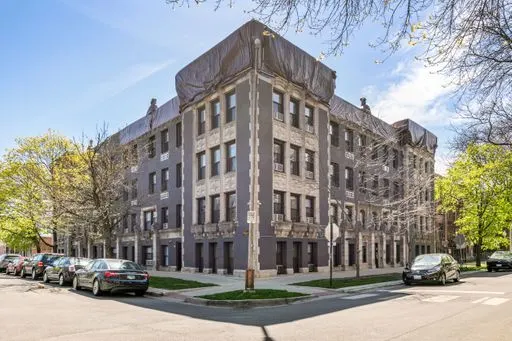 4875 N Magnolia Avenue 203 IL
