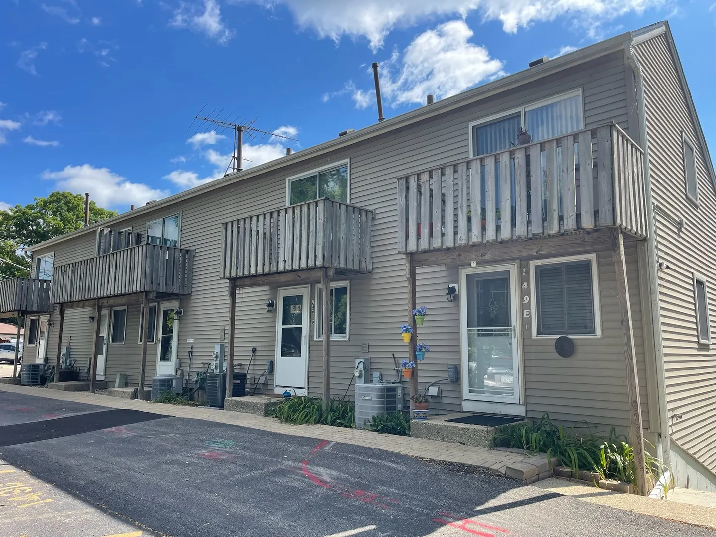 149 Forest Avenue D IL