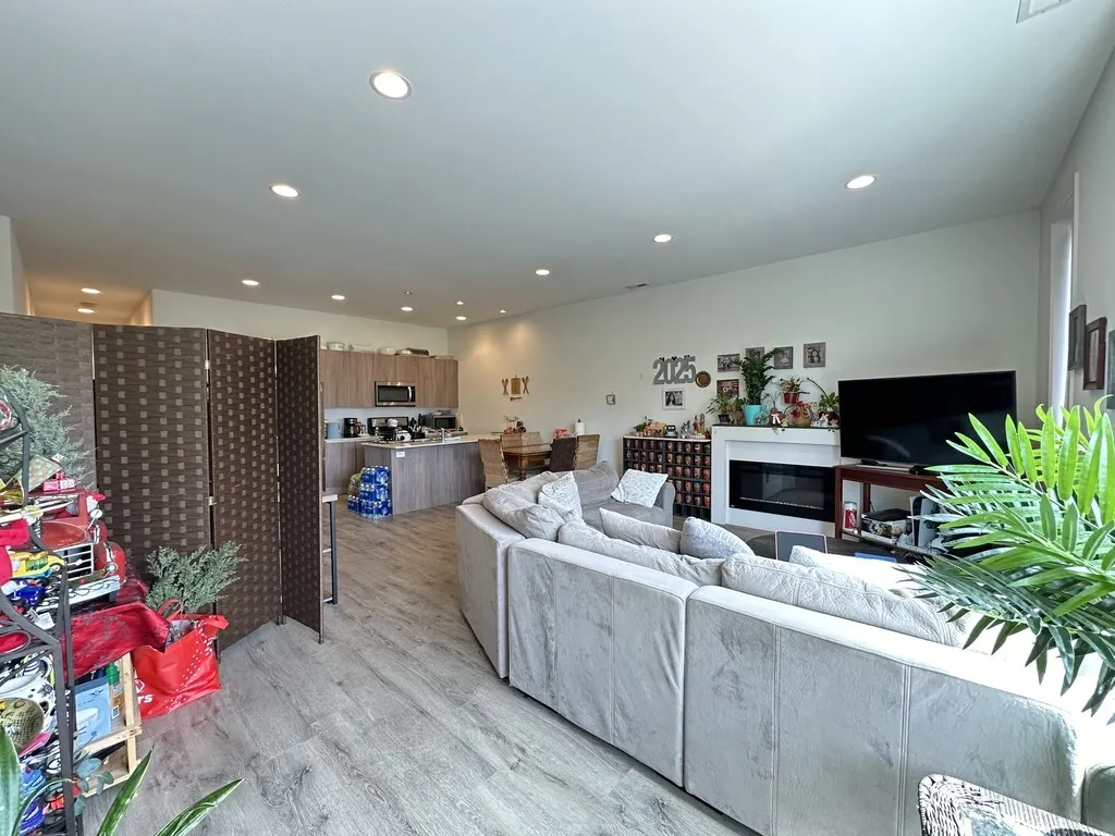 4119 N NARRAGANSETT Avenue 202 IL