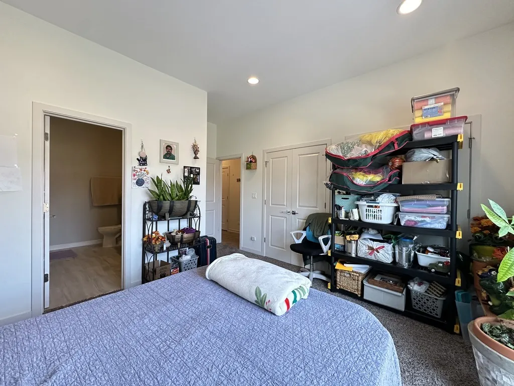 4119 N NARRAGANSETT Avenue 202 IL