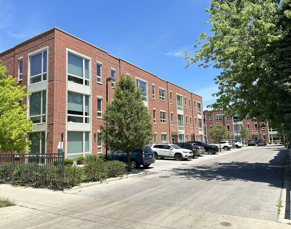 4119 N NARRAGANSETT Avenue 202 IL