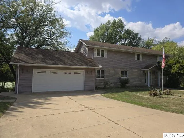 1797 E County Rd 1540 N IL