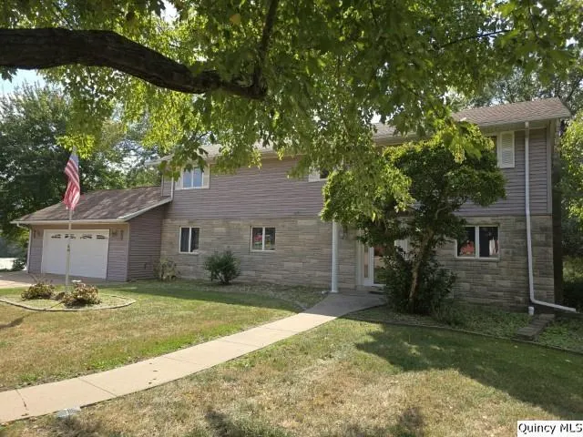 1797 E County Rd 1540 N IL
