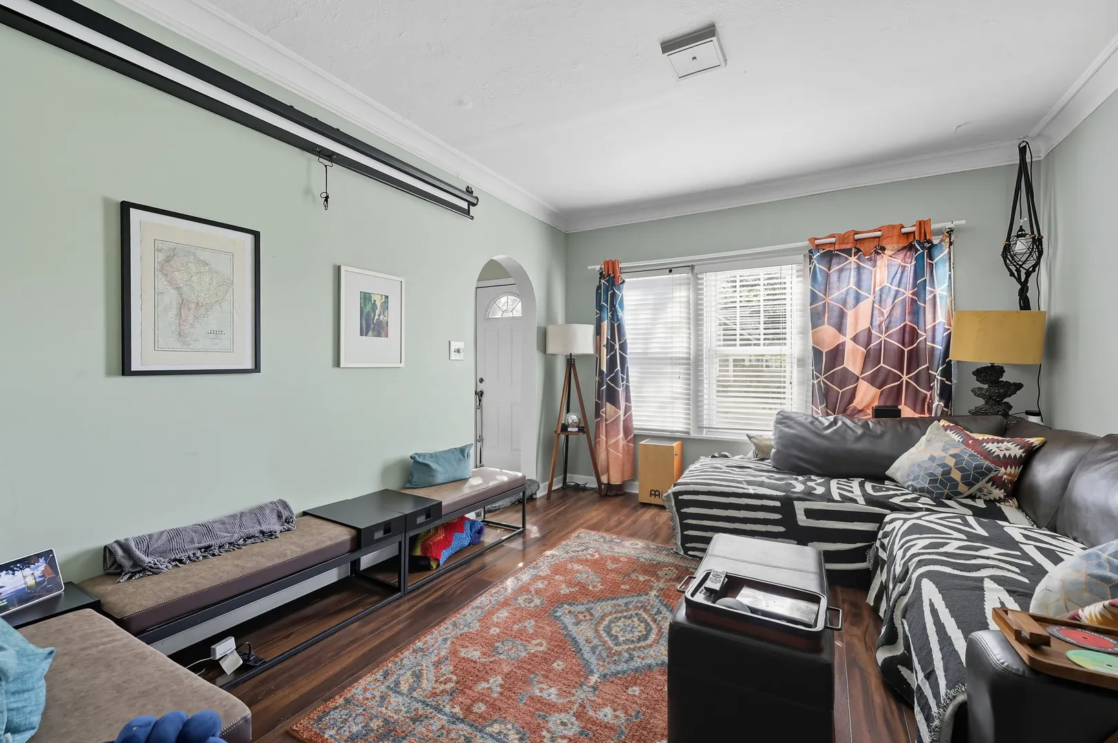 440 W Main Street IL