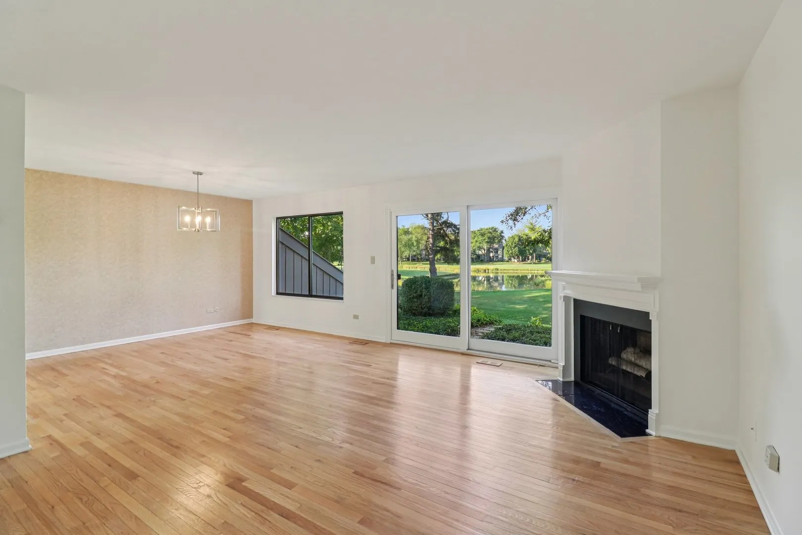 404 N SHORELINE Road 298 IL