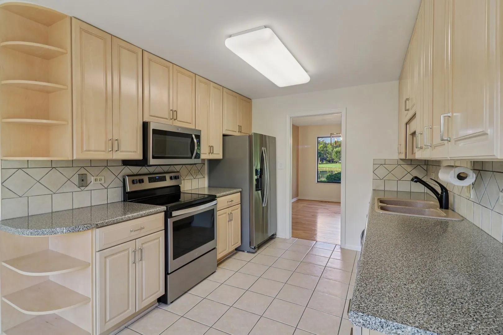 404 N SHORELINE Road 298 IL