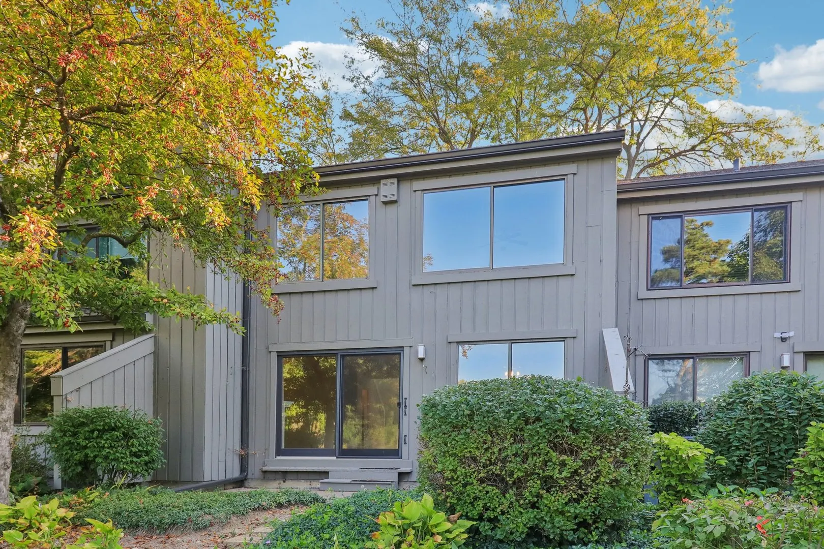 404 N SHORELINE Road 298 IL