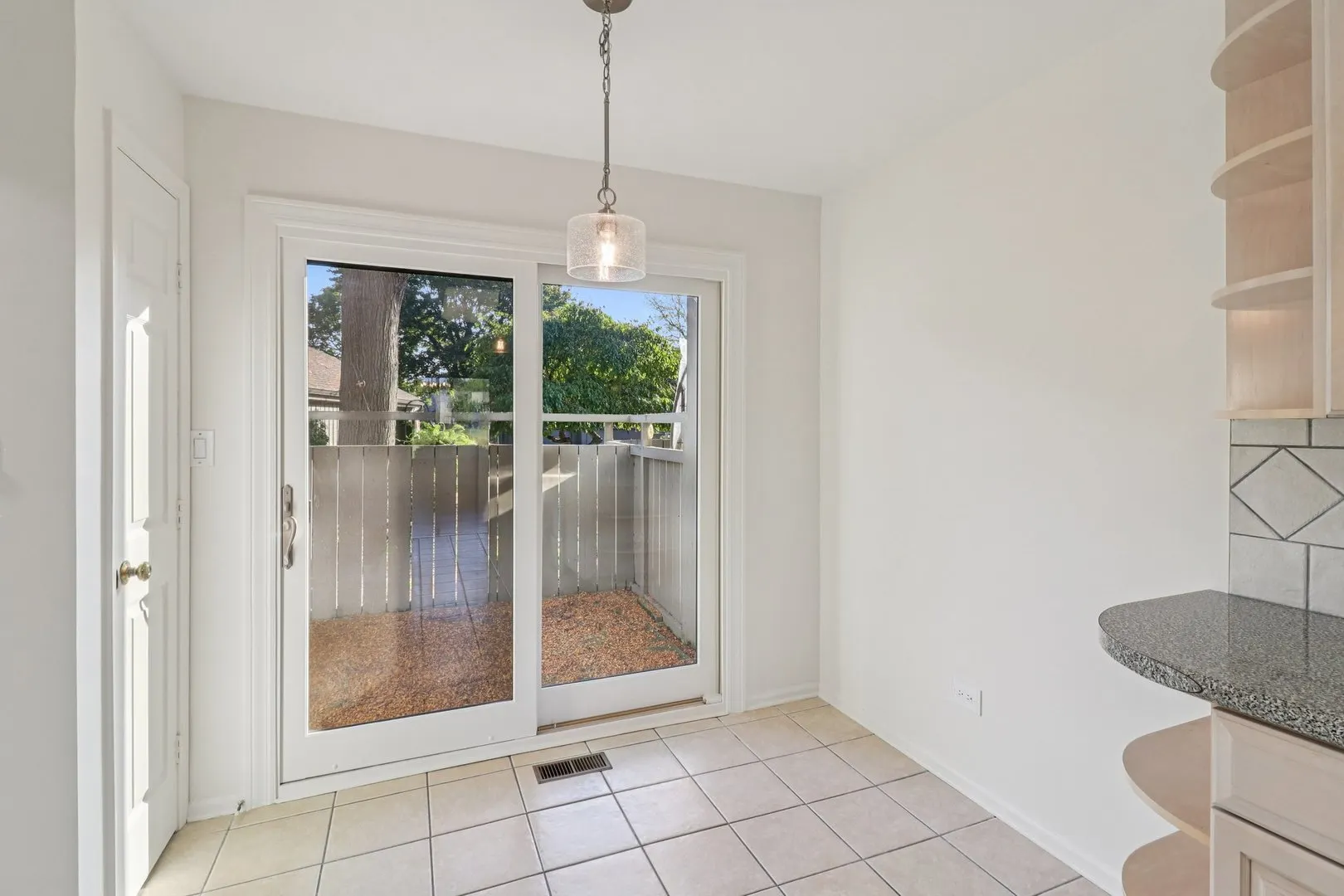 404 N SHORELINE Road 298 IL