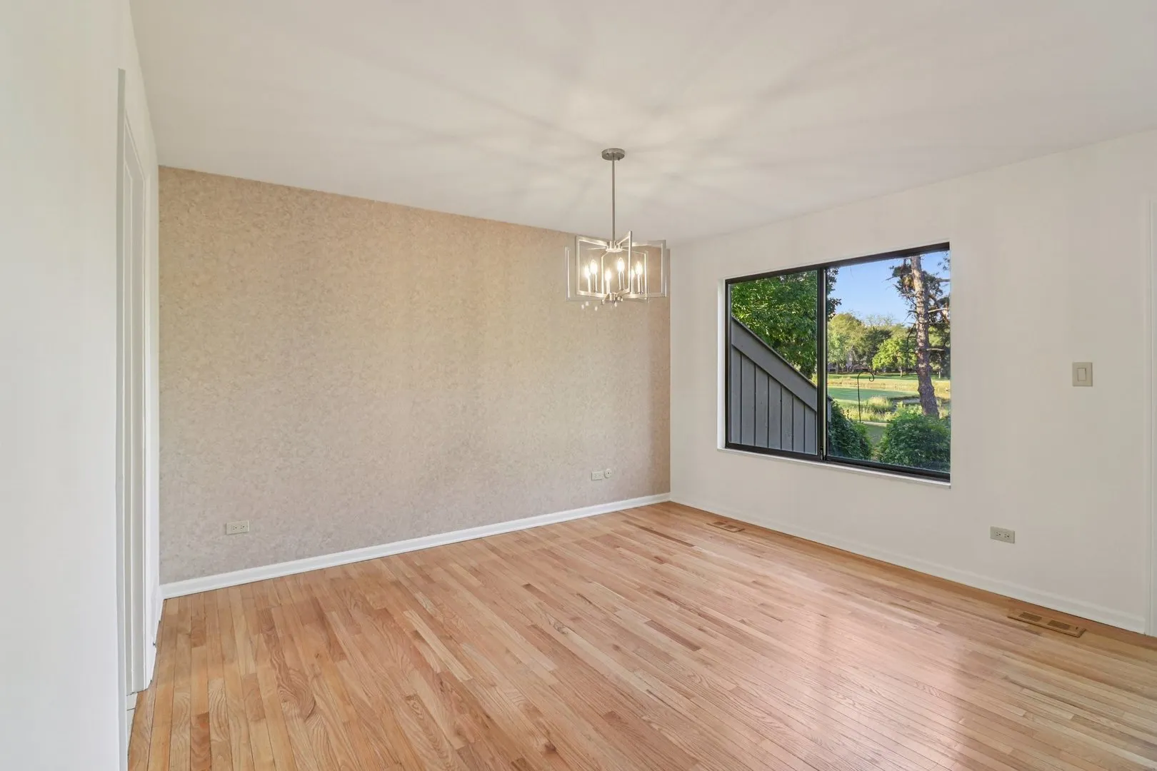 404 N SHORELINE Road 298 IL