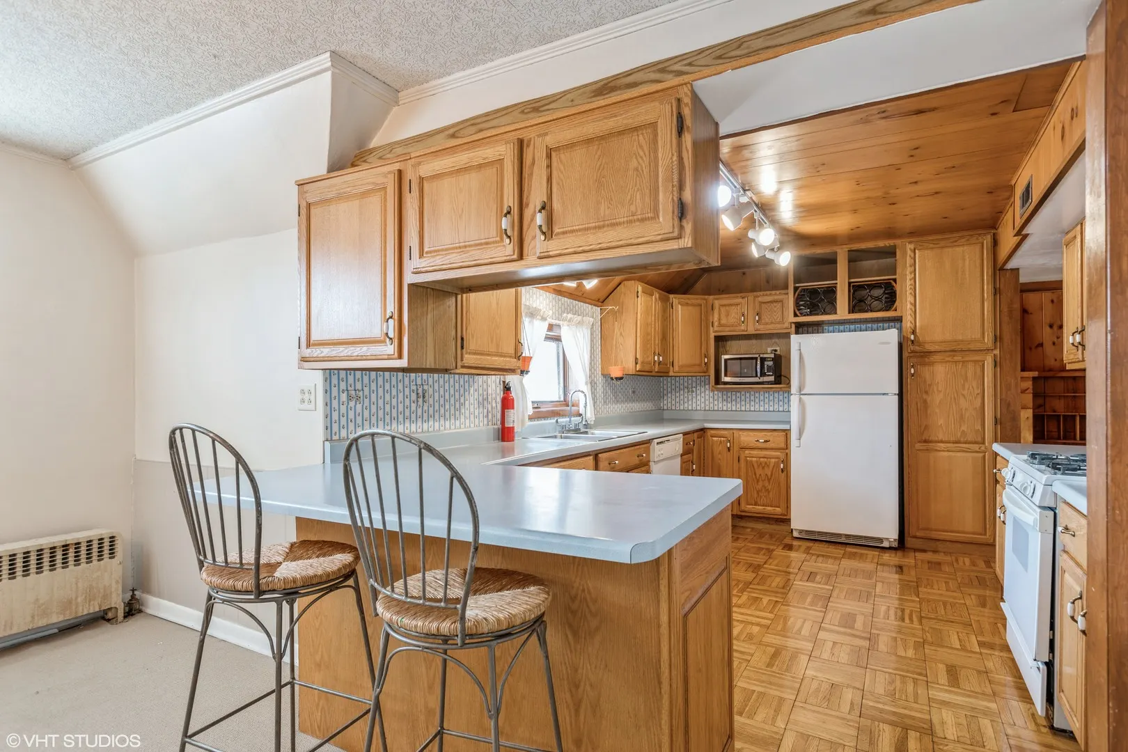 26 E Crystal Lake Avenue E B IL