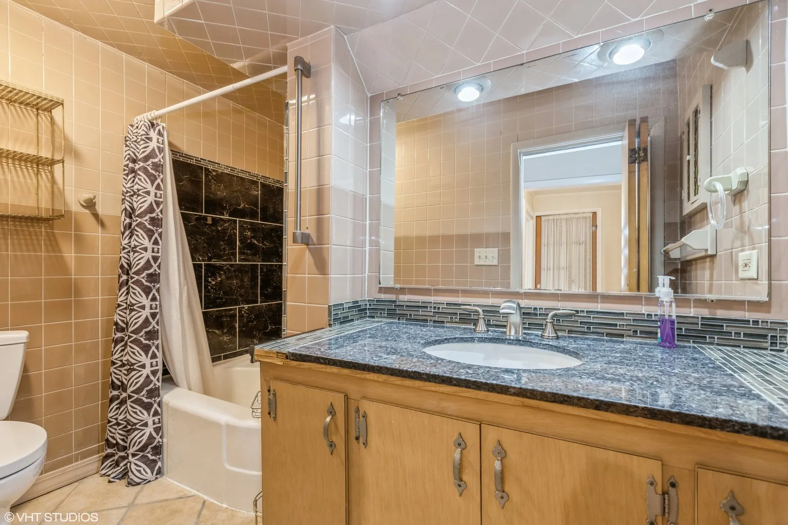 26 E Crystal Lake Avenue E B IL