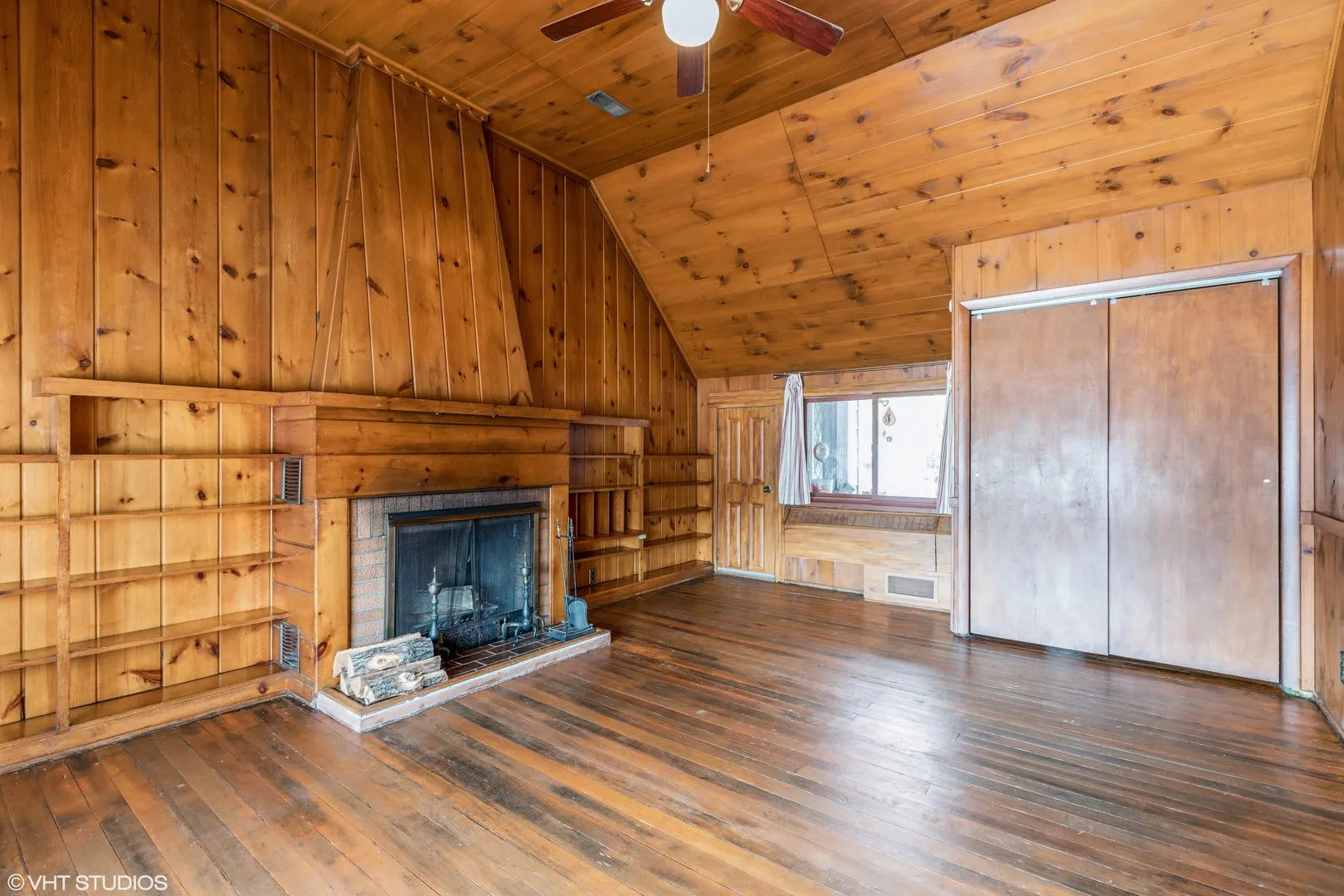 26 E Crystal Lake Avenue E B IL