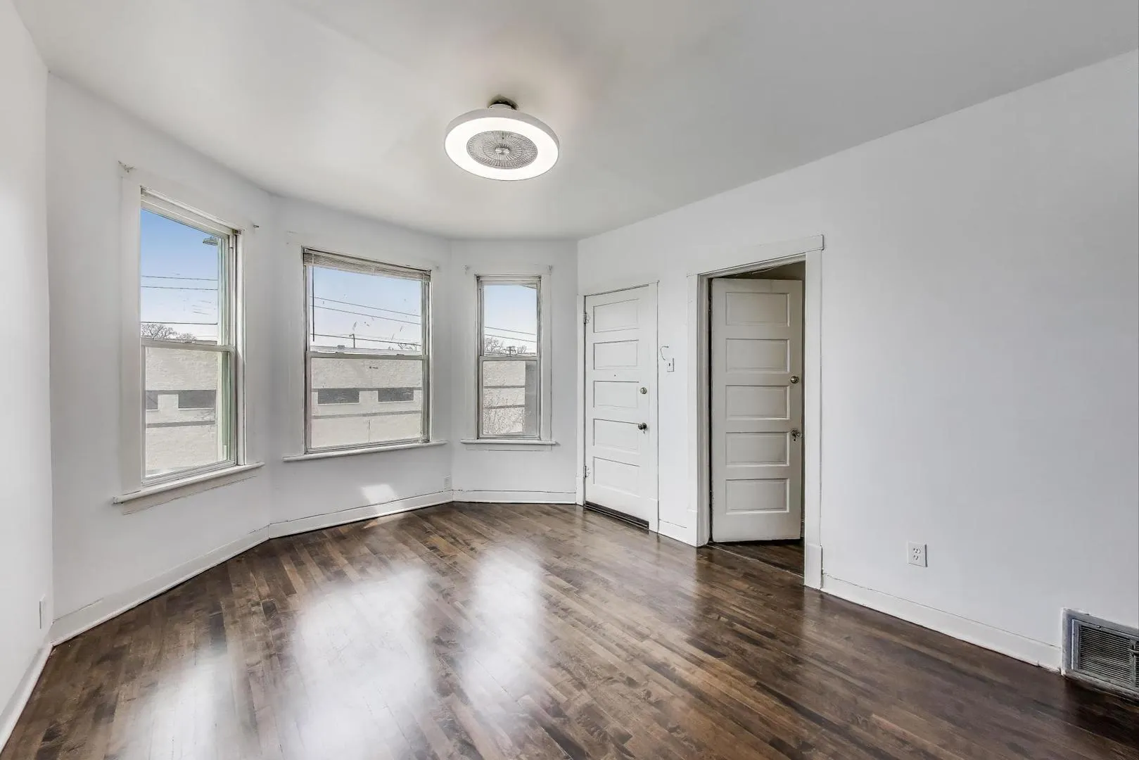 4229 N Kedzie Avenue IL