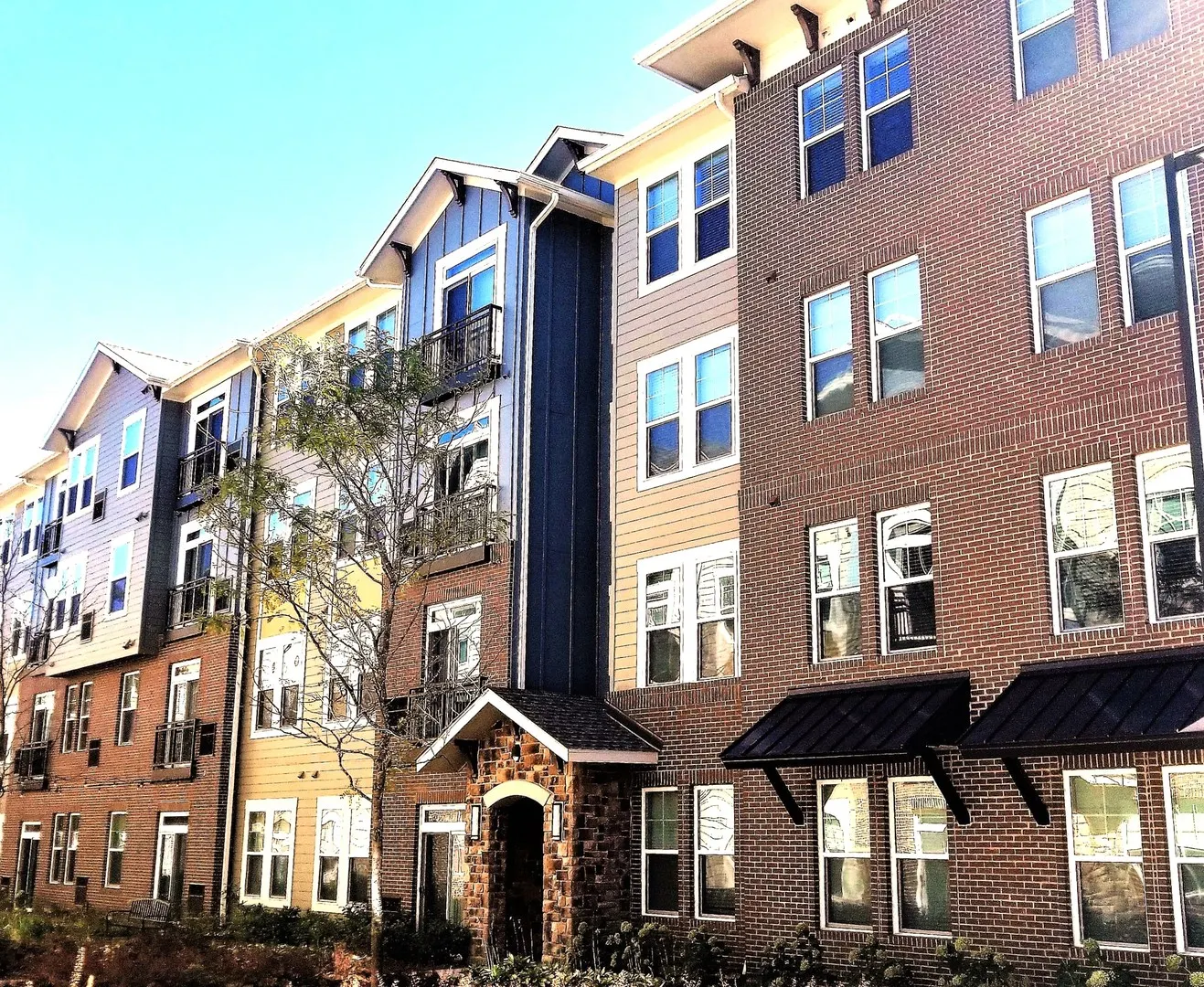 690 E Algonquin Road 3305 IL