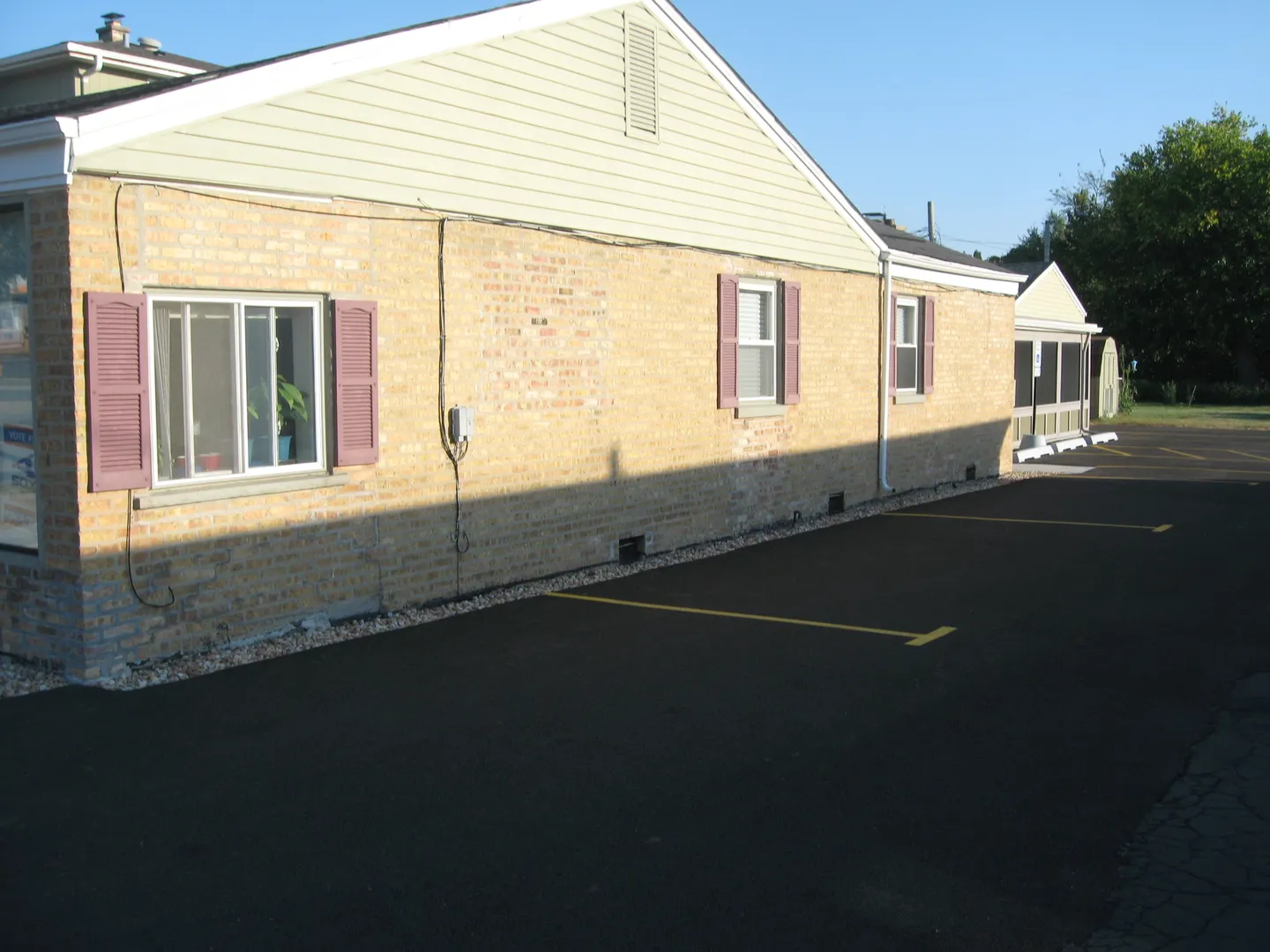 138 W Irving Park Road W 1 IL