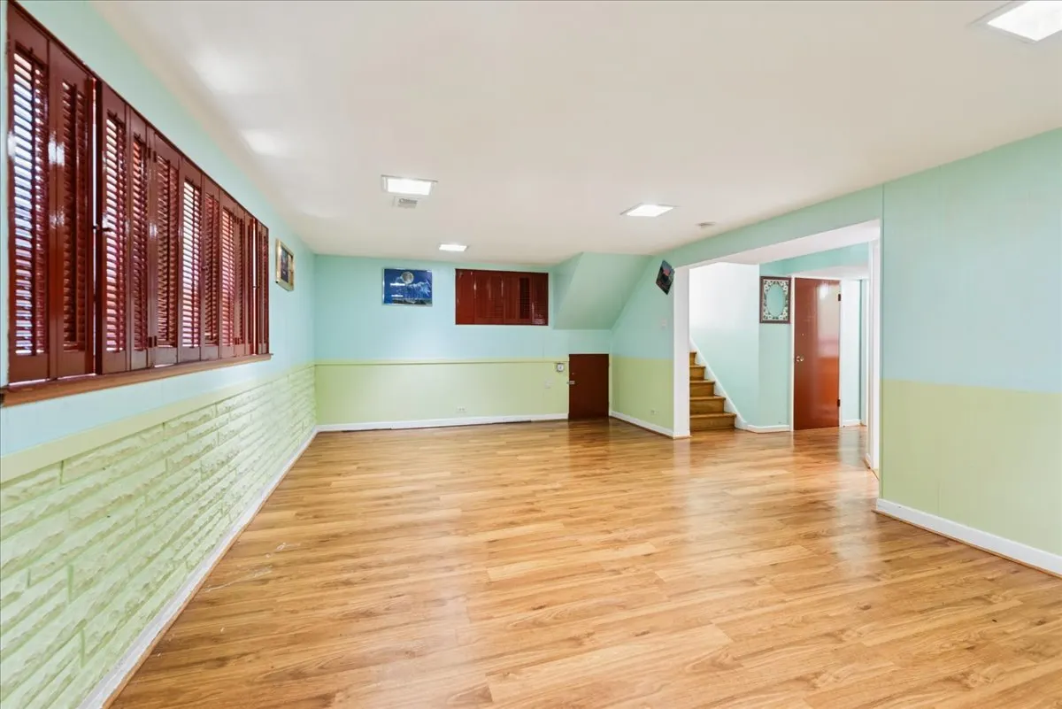3836 W Estes Avenue IL