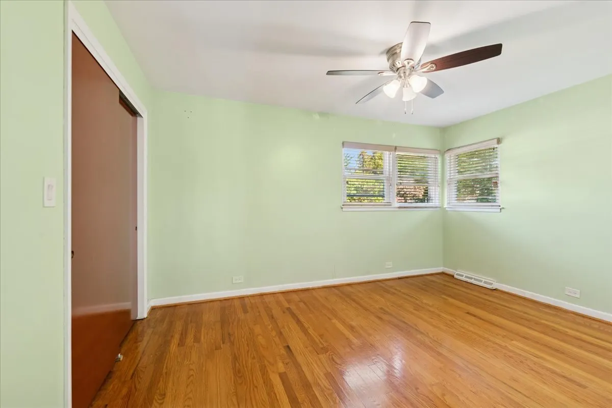 3836 W Estes Avenue IL