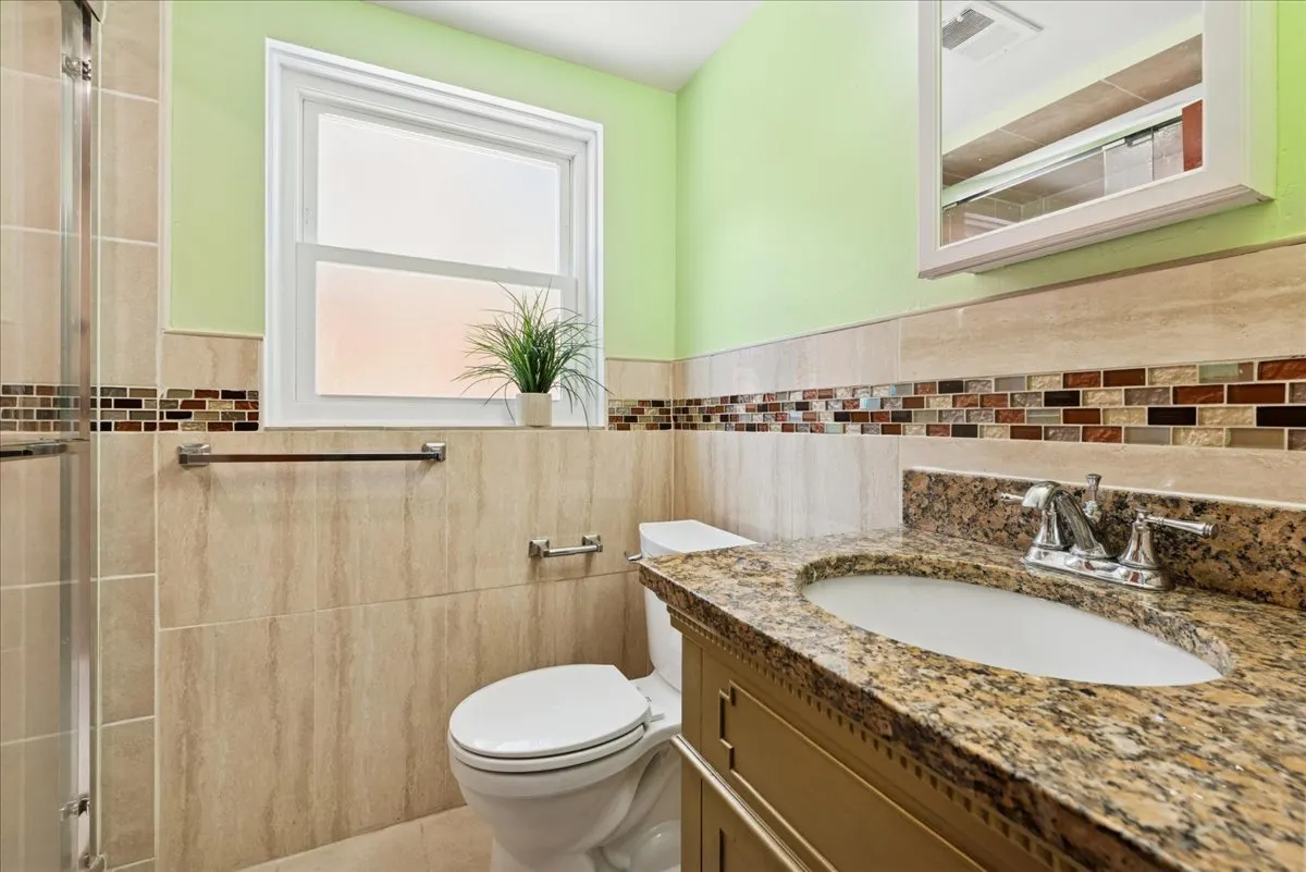 3836 W Estes Avenue IL