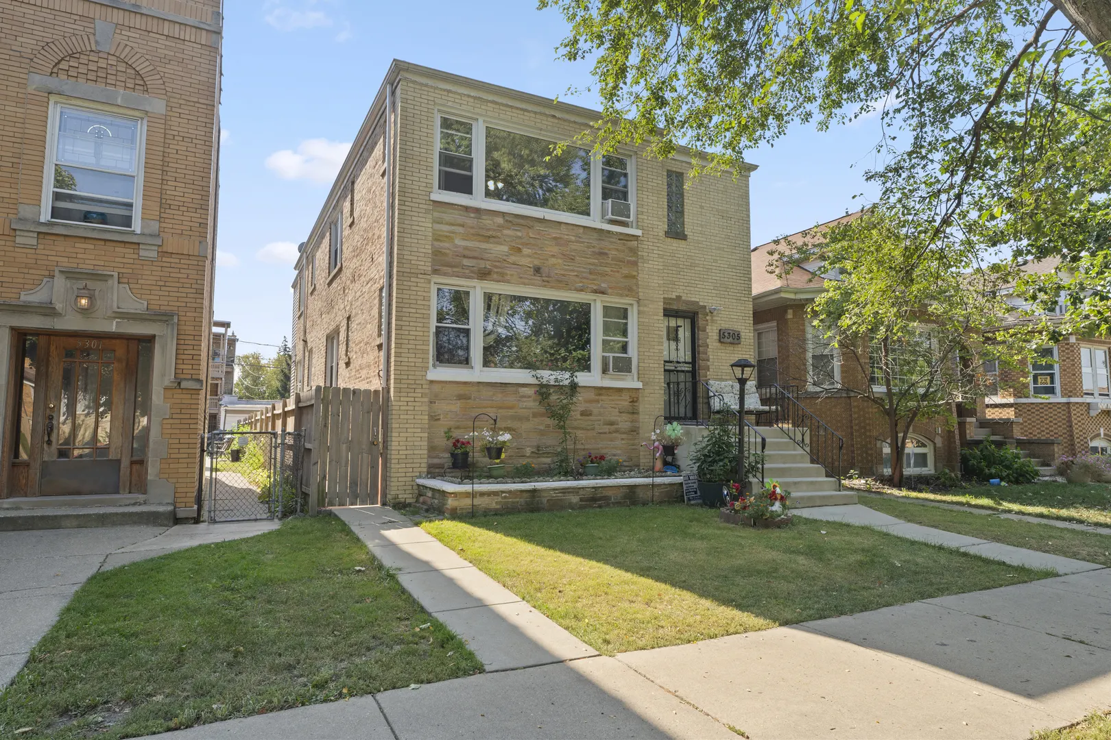 5305 W George Street 2 IL