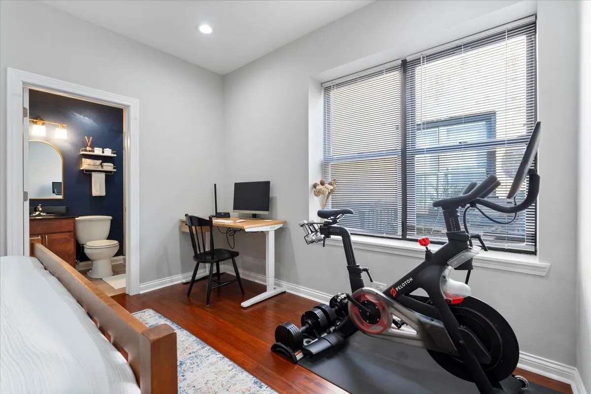 1152 N Kedzie Avenue 402 IL