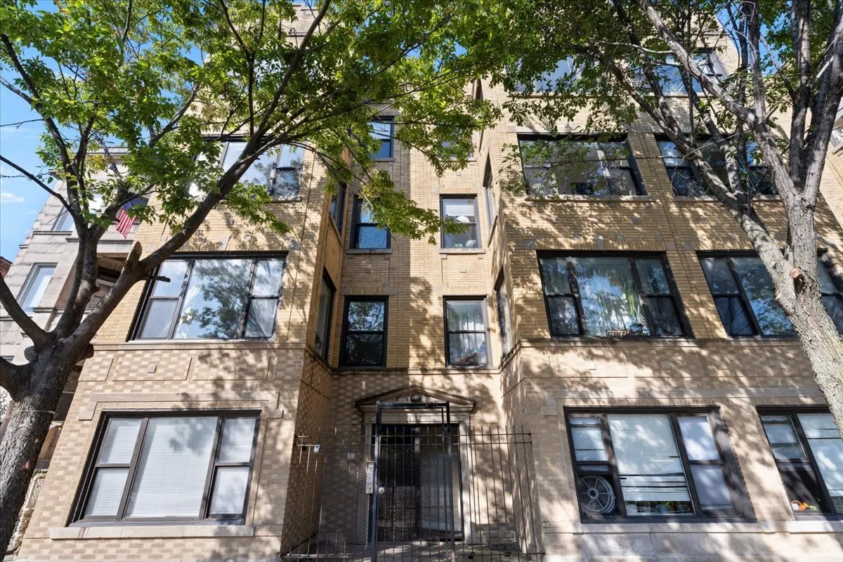 1152 N Kedzie Avenue 402 IL