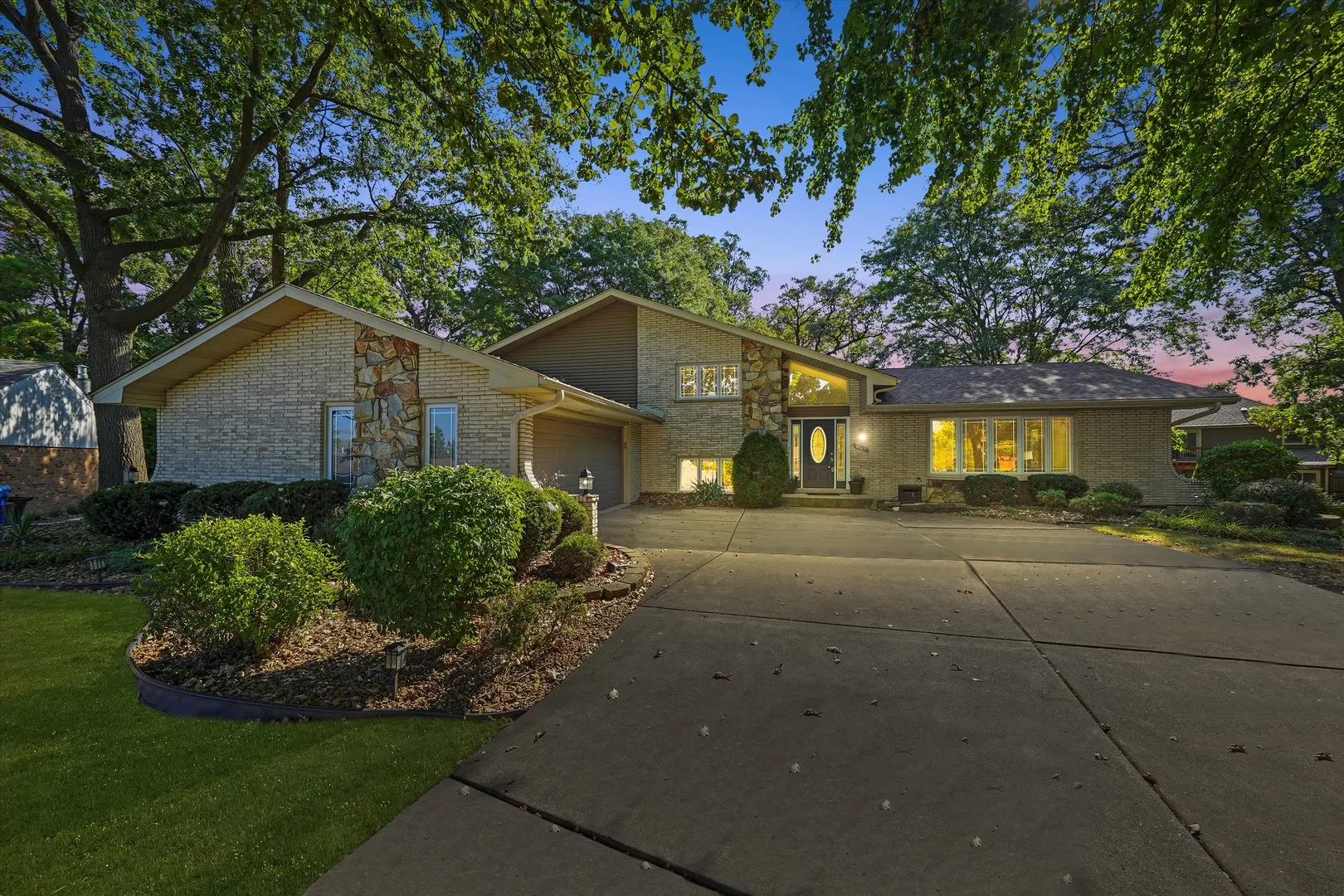 9047 W Oak Crest Court IL