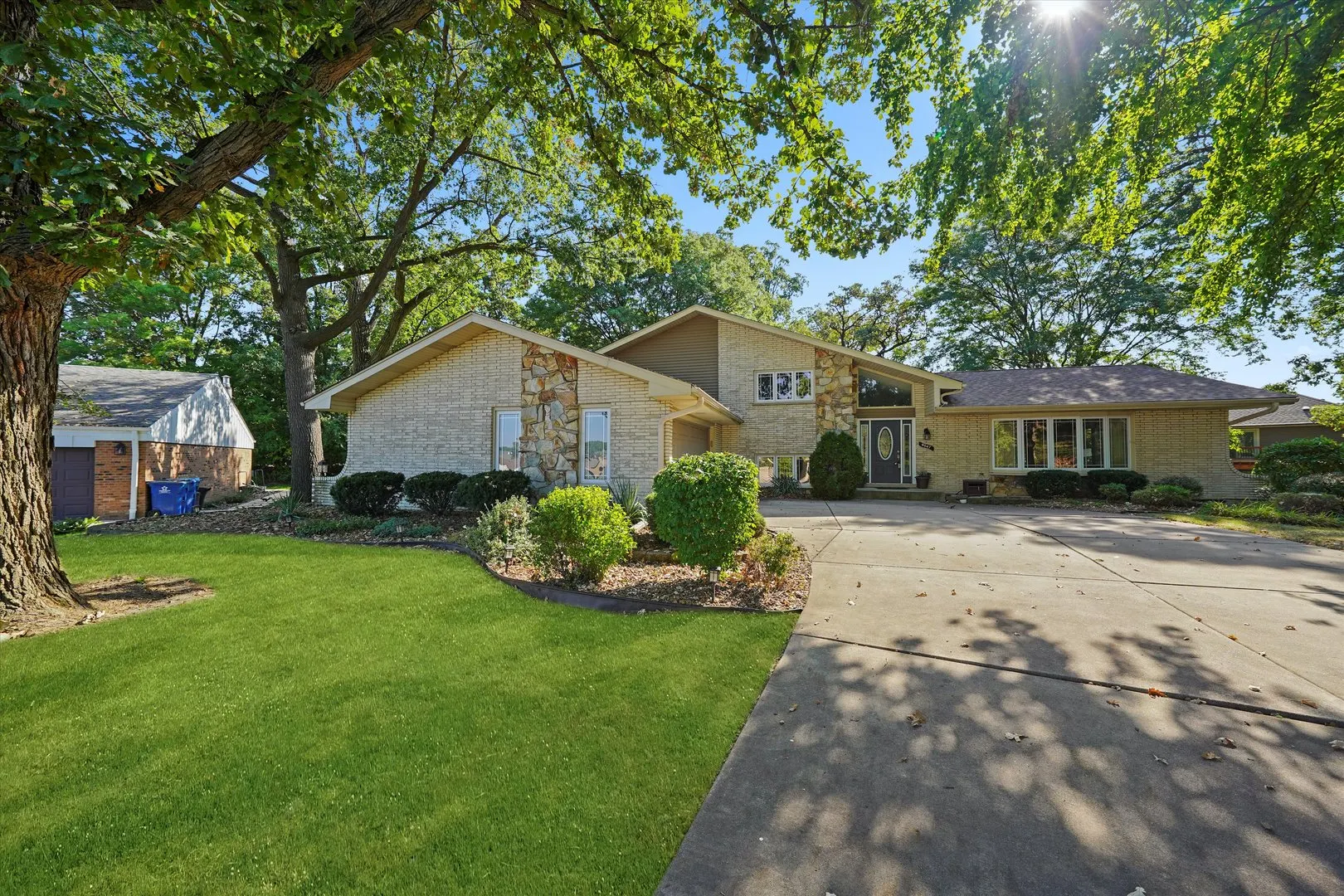 9047 W Oak Crest Court IL