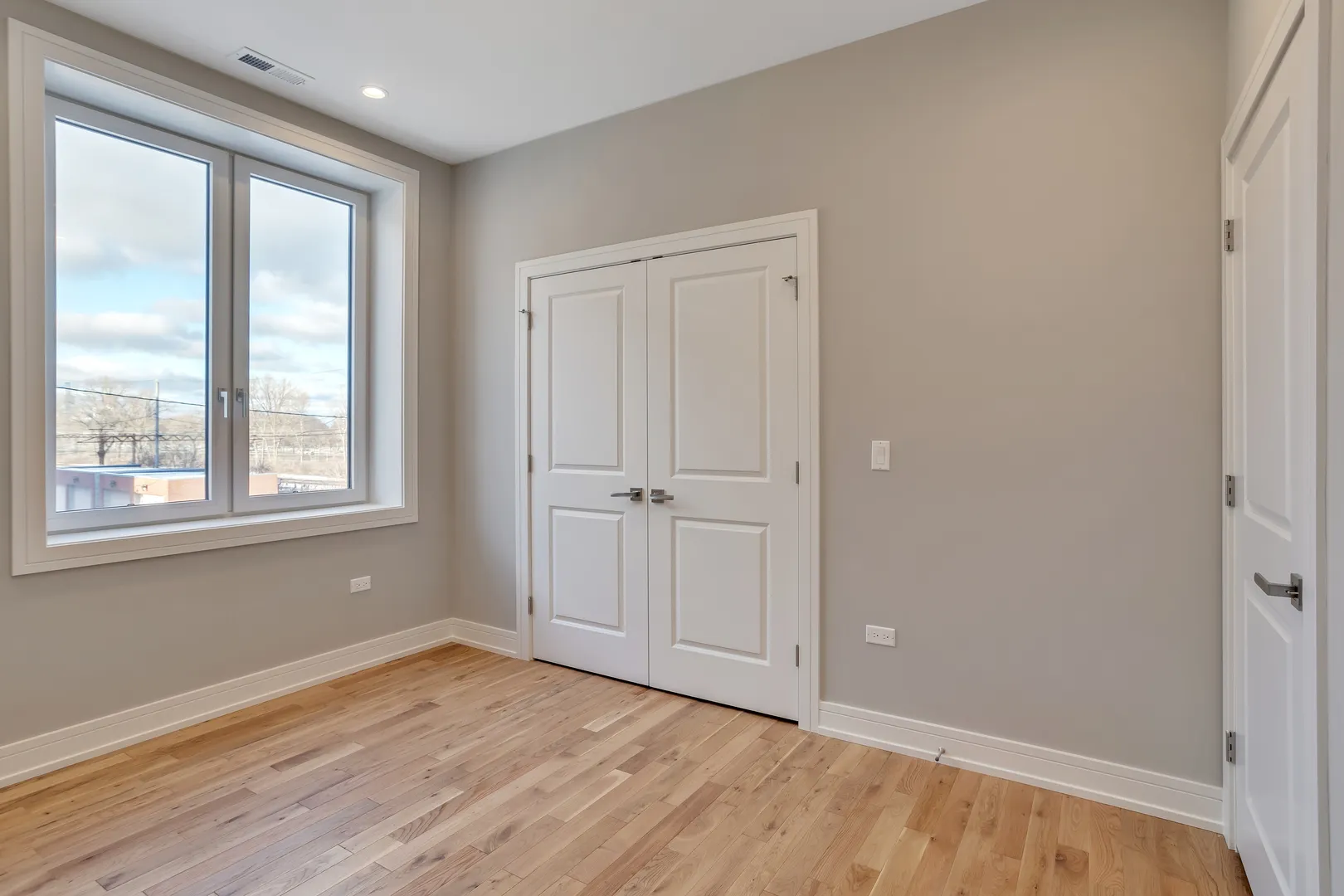 3759 S Lake Park Avenue 2 IL