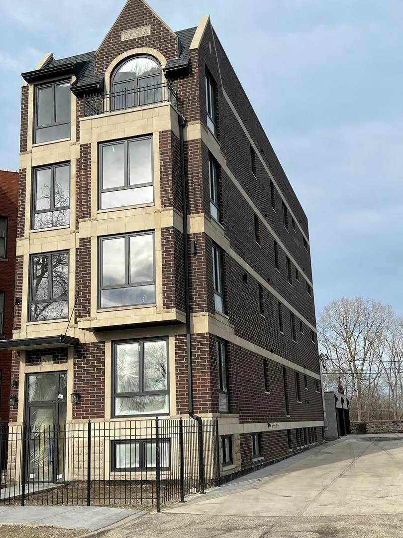 3759 S Lake Park Avenue 2 IL