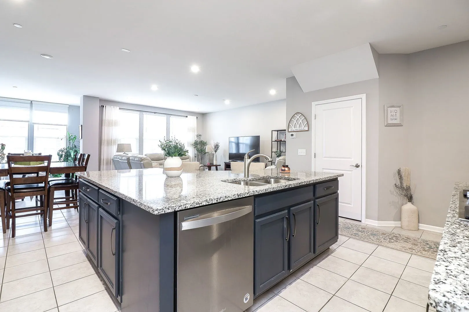 169 Waverly Court IL