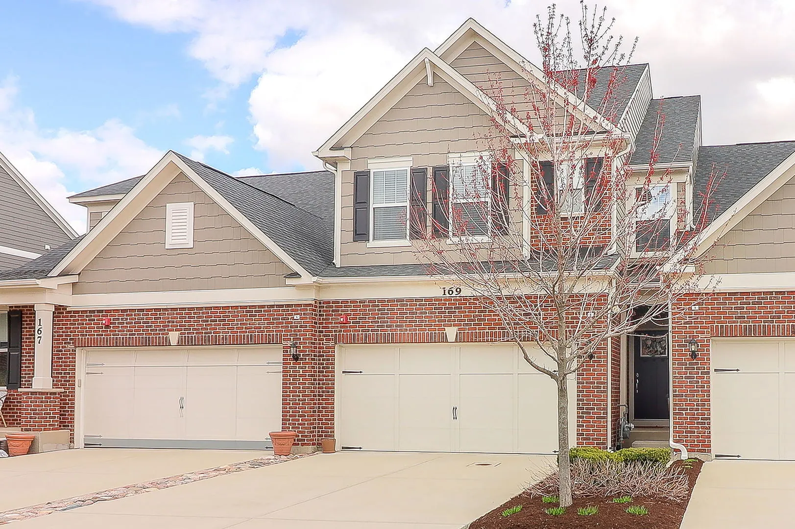 169 Waverly Court IL