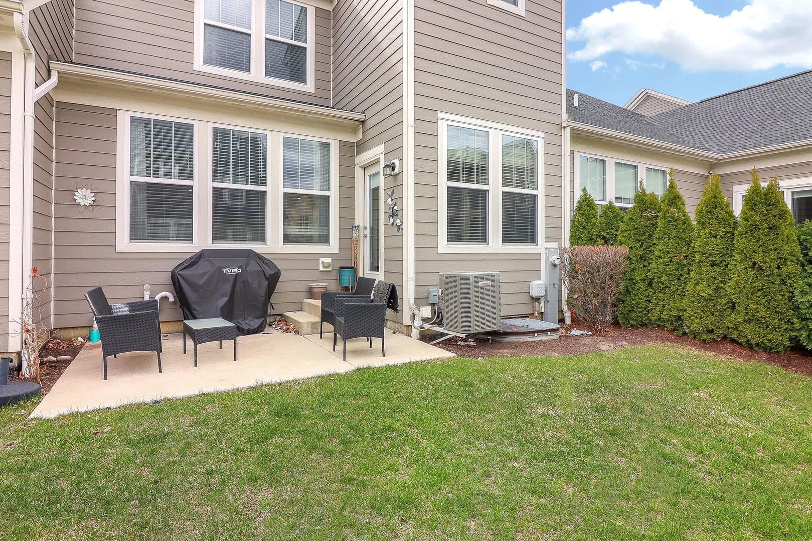 169 Waverly Court IL