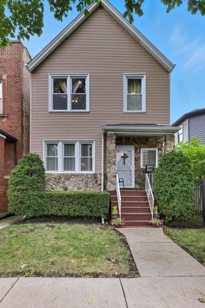2736 N Monticello Avenue IL
