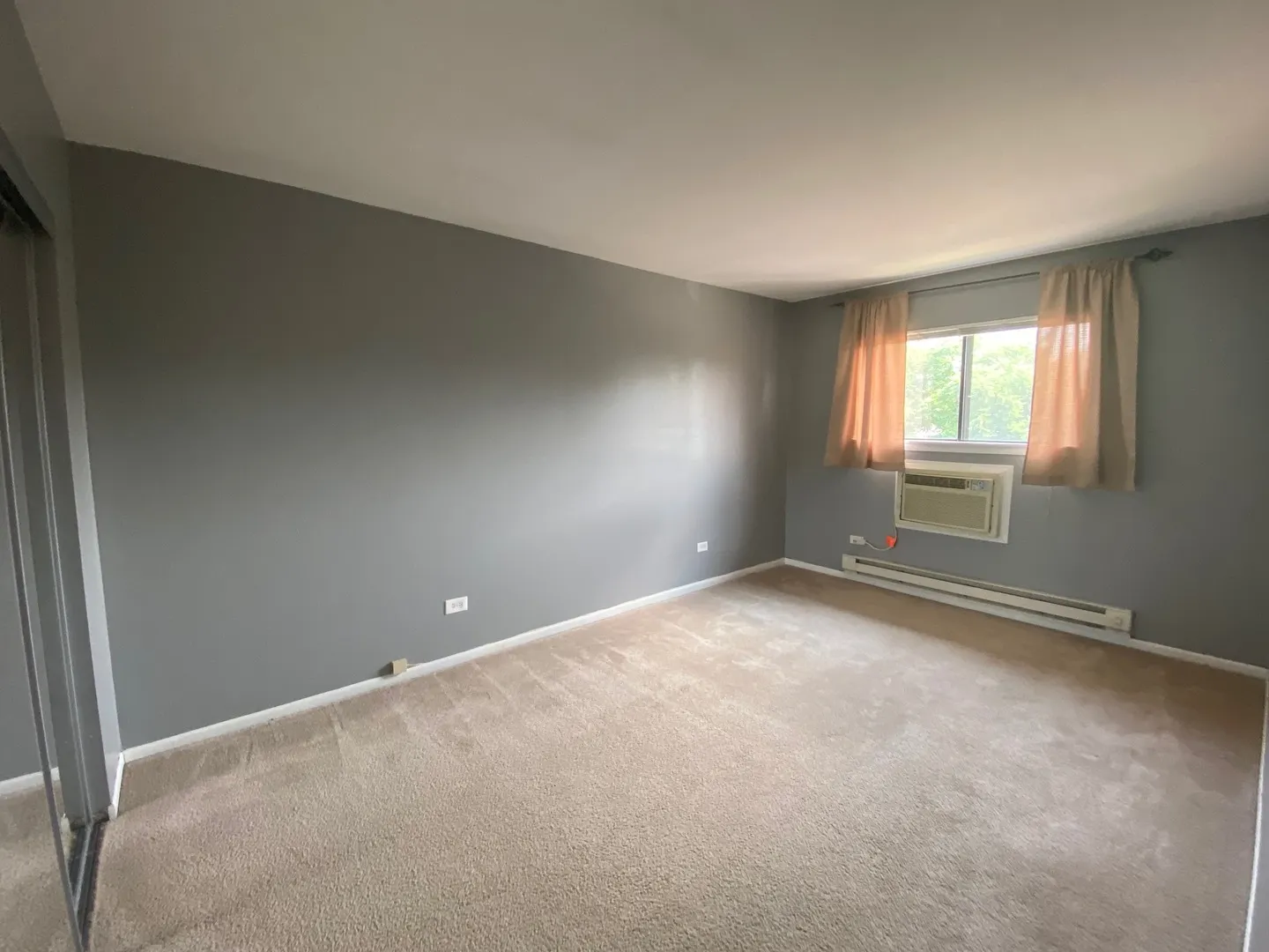 442 E OSAGE Lane 3B IL