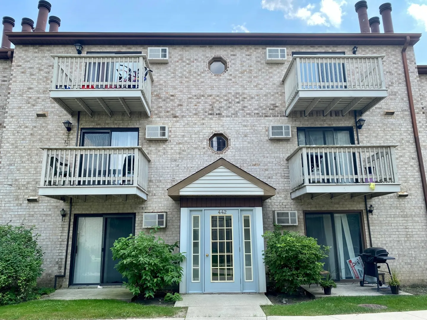 442 E OSAGE Lane 3B IL