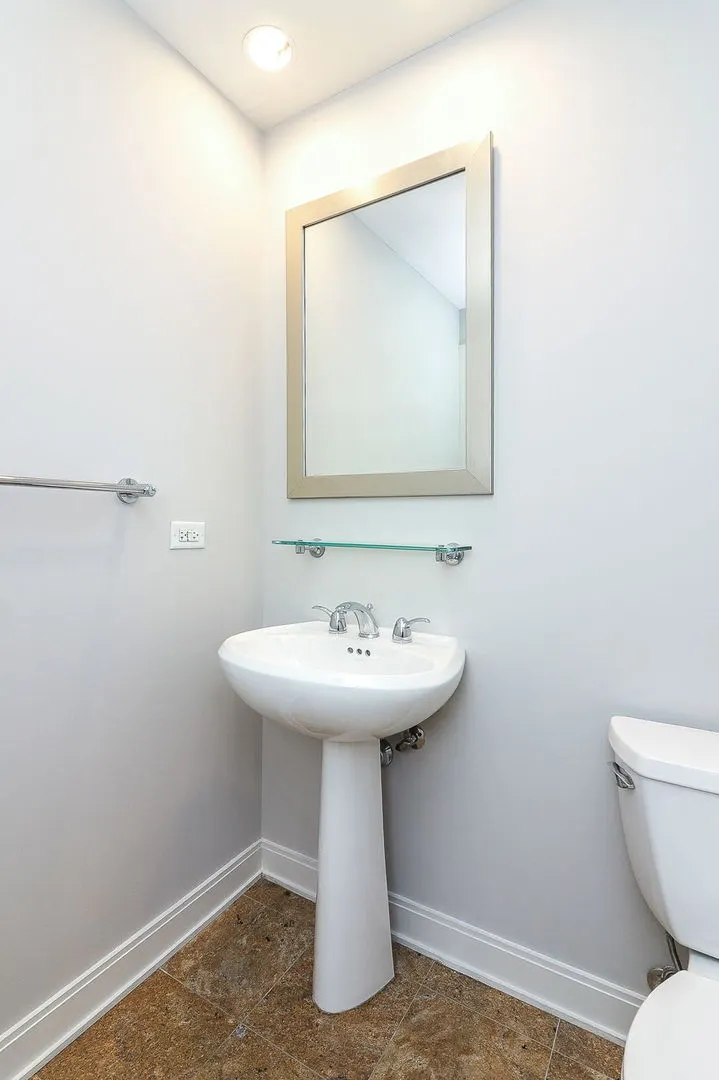 130 N Garland Court 1504 IL