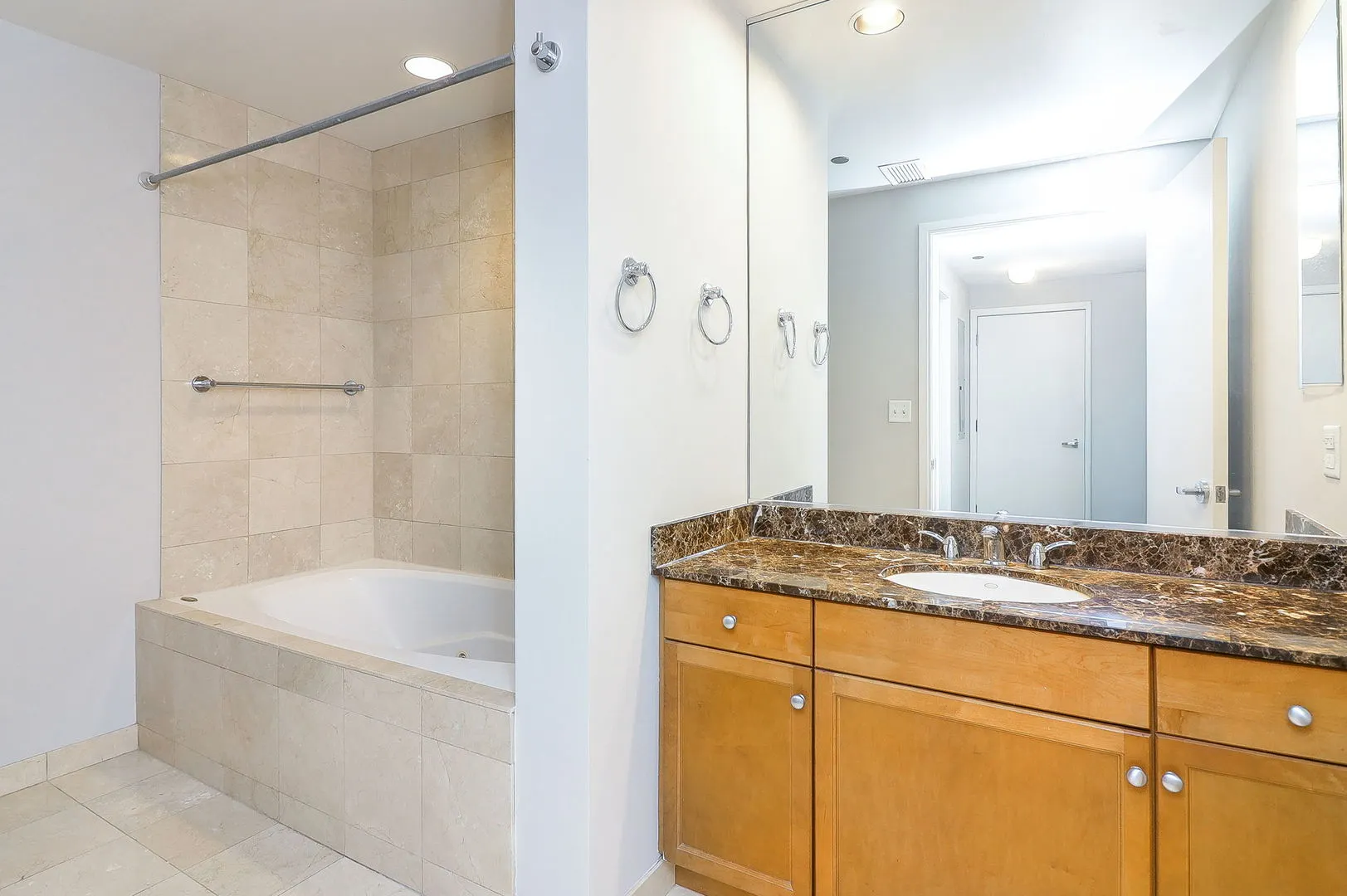 130 N Garland Court 1504 IL