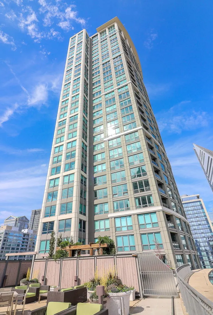 130 N Garland Court 1504 IL