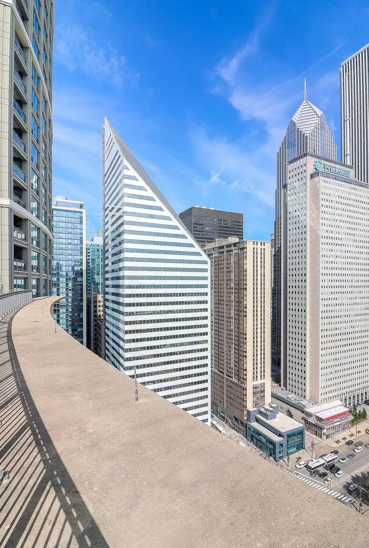 130 N Garland Court 1504 IL