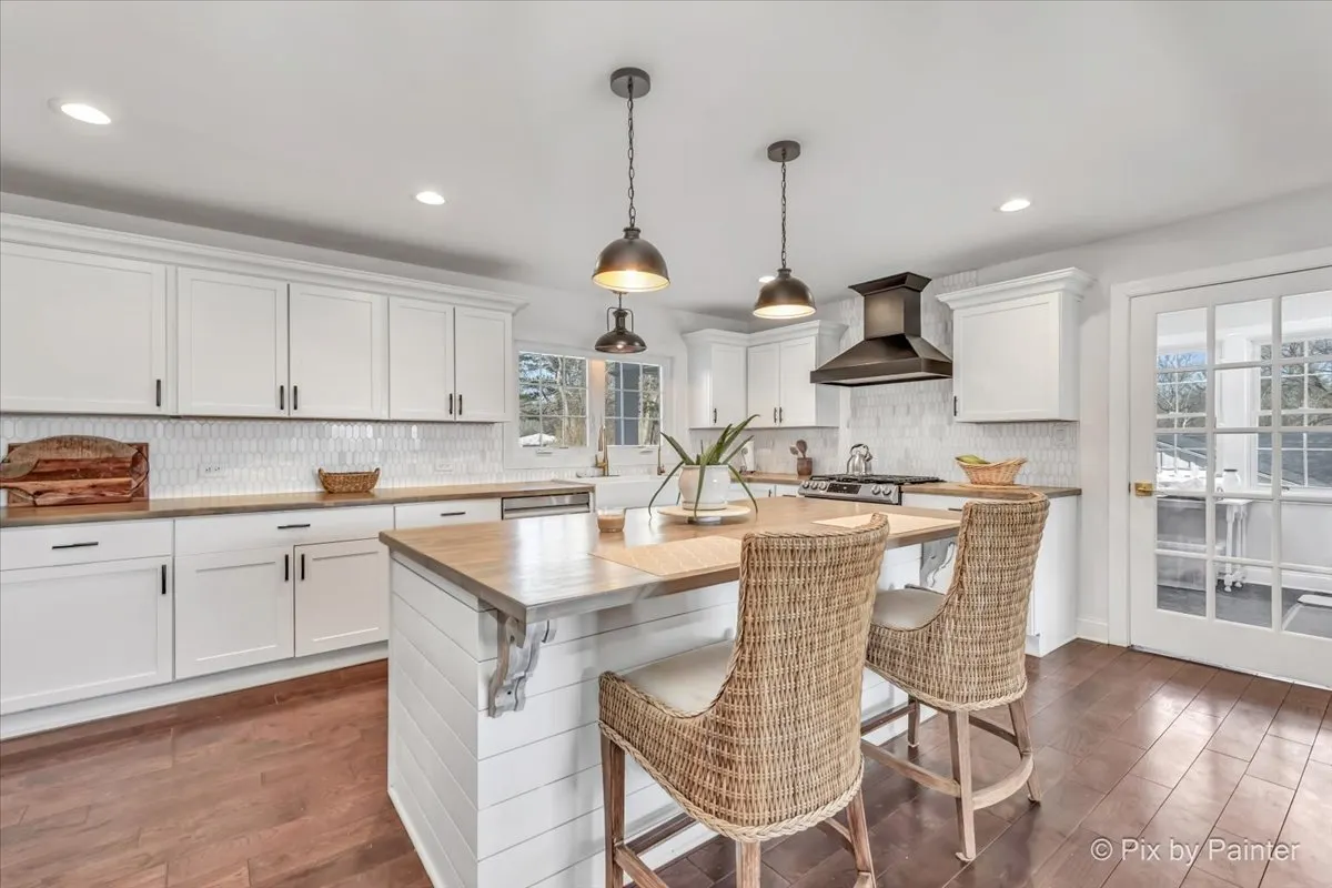 708 S Rose Farm Road IL