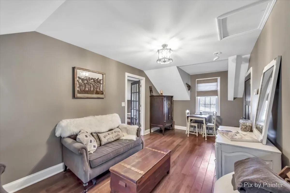 708 S Rose Farm Road IL
