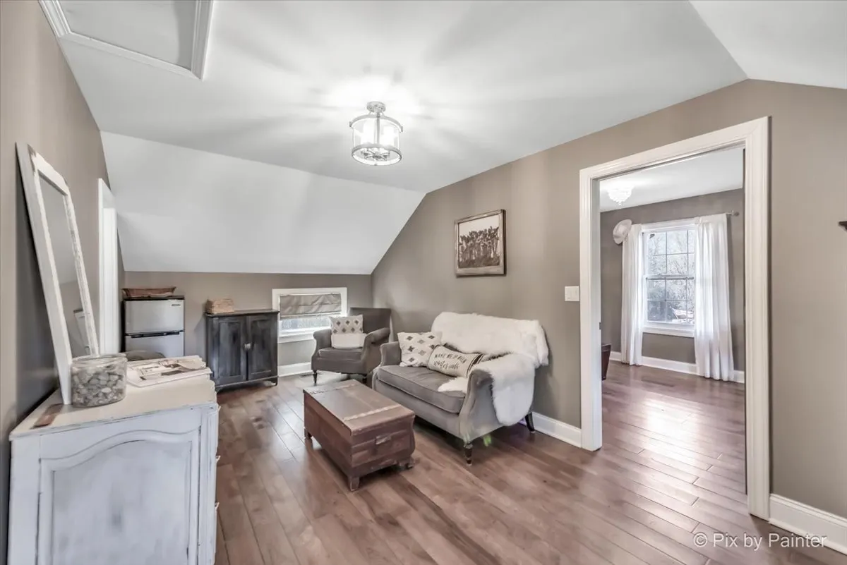 708 S Rose Farm Road IL